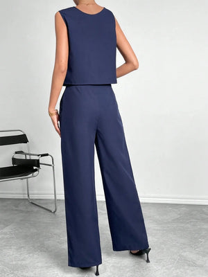 round neck top and pants set back view full look