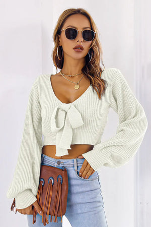 Front design of bow V-neck cropped knit sweater