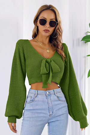 Women’s cropped knit sweater with bow front detail