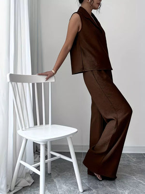 chic summer sleeveless outfit with wide pants front