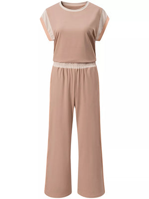 Front full look of color block detail casual two-piece set