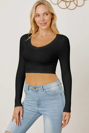 Women round neck cropped T-shirt long sleeve front