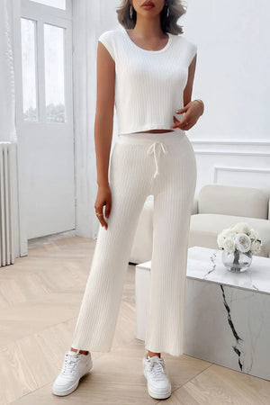 Front clean style of Devine ribbed round neck set