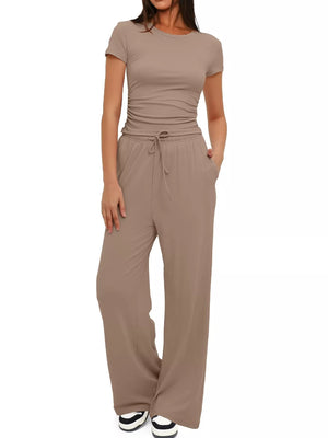 Short sleeve top and drawstring pants set front final look