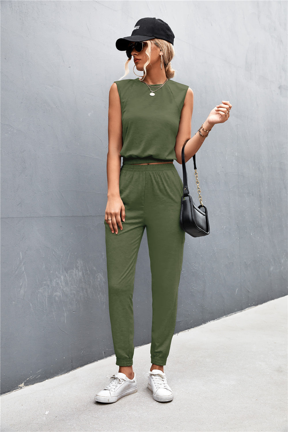 Elegant outfit styled with a modern and relaxed aesthetic