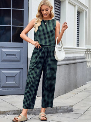 Plaid Sleeveless Top and Pants Set – Front View
