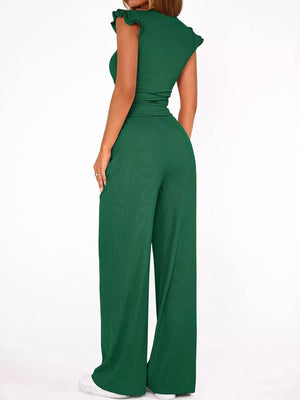 Minimalist ruffled top set front