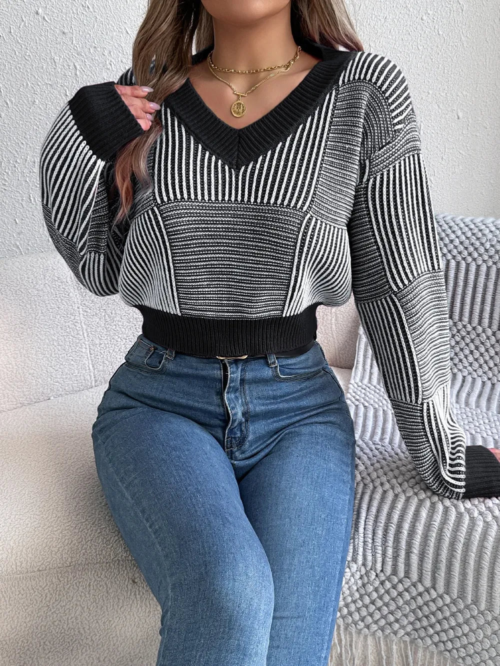 Women's striped V-neck long sleeve sweater front fit