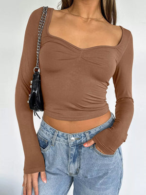 Fitted sweetheart neckline crop t-shirt front