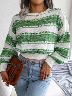 Street style outfit with cropped sweater