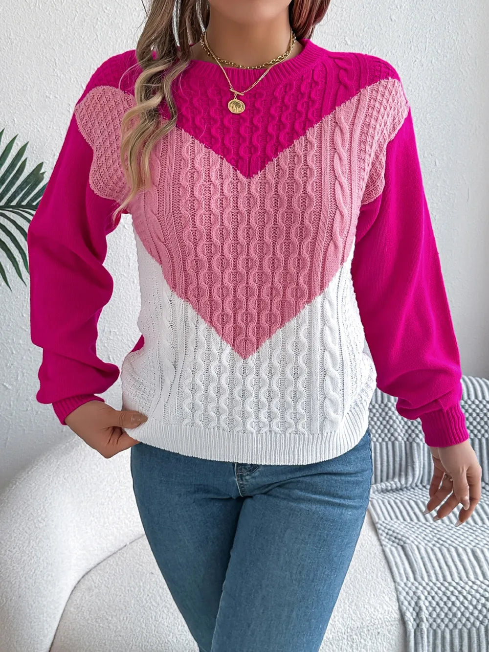Sweater front highlighting contrast collar