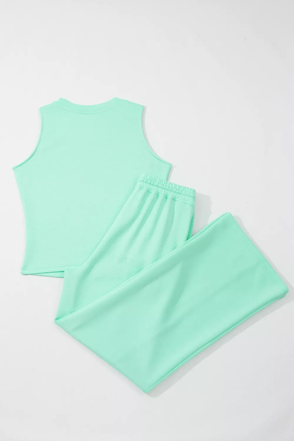 Drawstring waistband casual set displayed