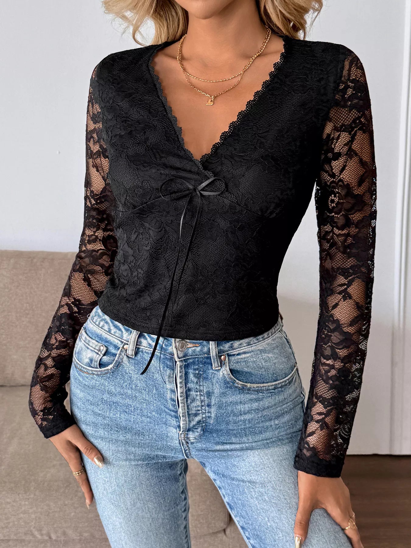 Floral lace mesh cropped top long sleeve front style