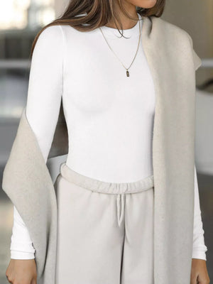 Textured ribbed long sleeve crop top front look
