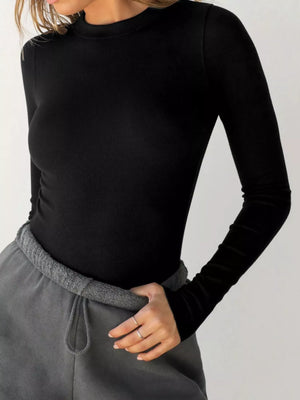 Long sleeve ribbed crop t-shirt modern front view