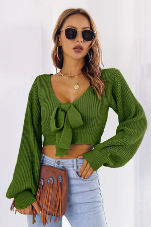 Elegant V-neck bow cropped sweater front appearance
