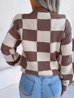 back fit of checkered mock neck sweater