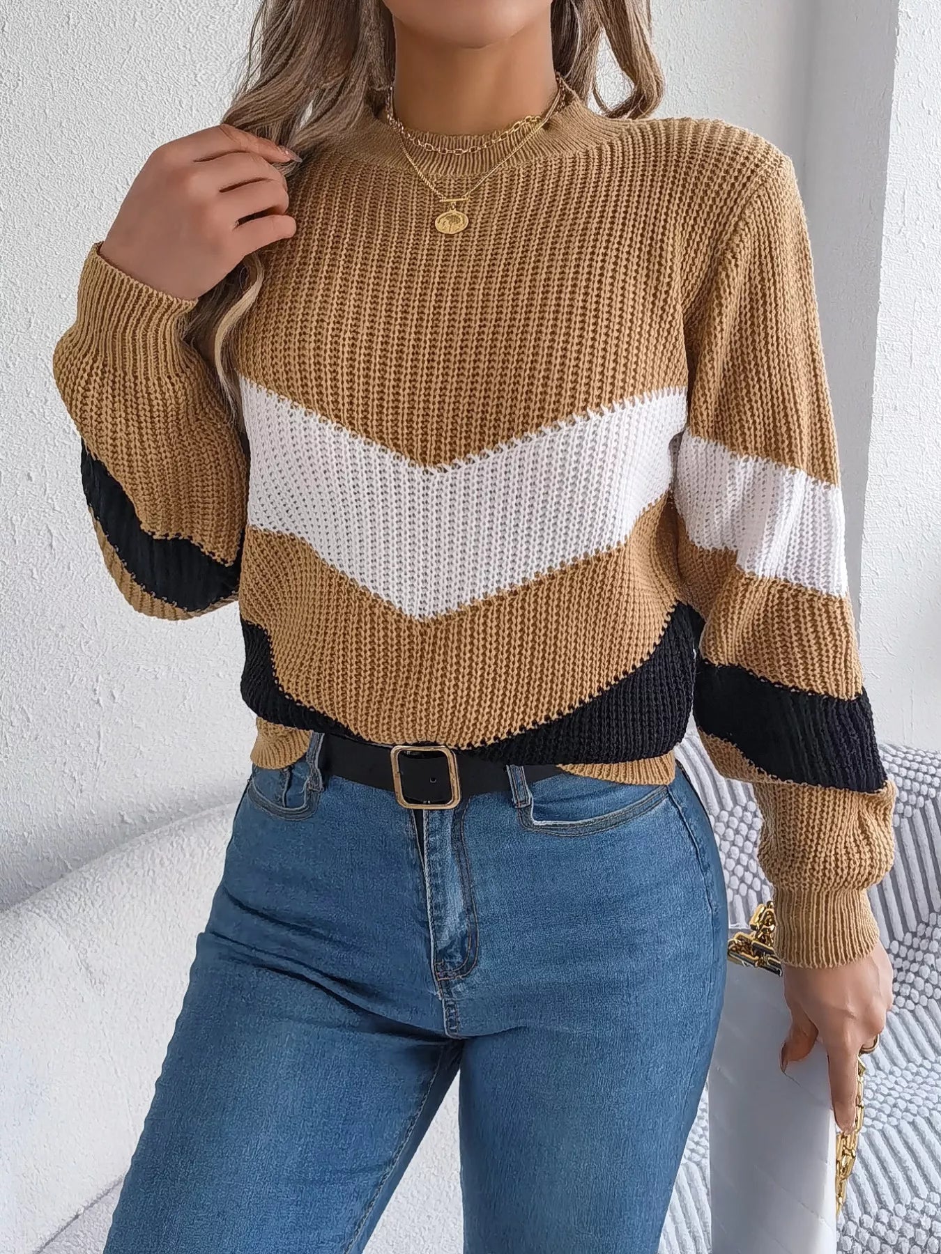 daily wear chevron stripe sweater front look
