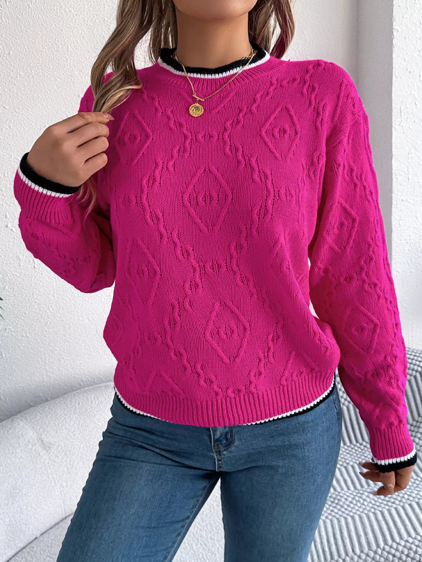 casual round neck sweater with contrast trim front style