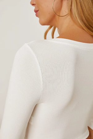 Women’s cropped T-shirt long sleeve back view