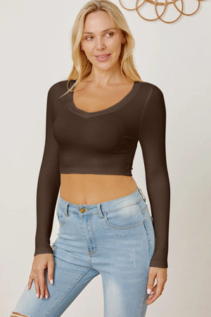 Women cropped long sleeve T-shirt front appearance