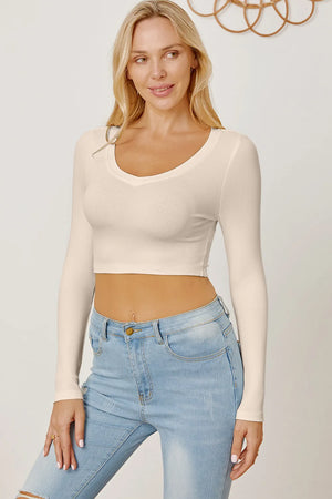 Modern cropped T-shirt round neck front view
