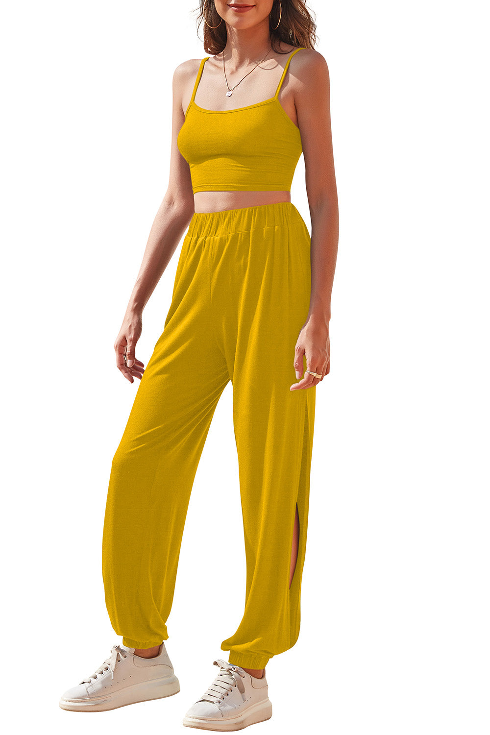 Front minimal style of cropped cami and joggers set