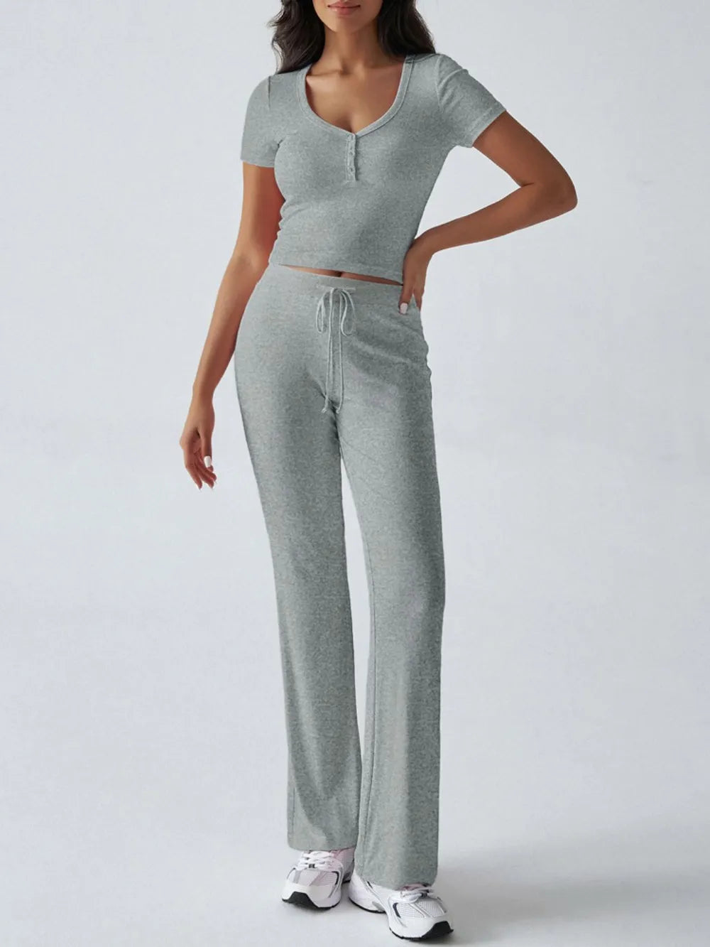 Front relaxed daily look of Devine pants set
