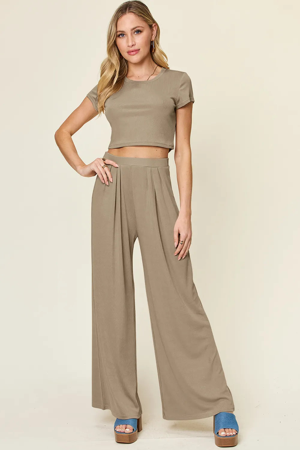 Front view capturing effortless everyday style
