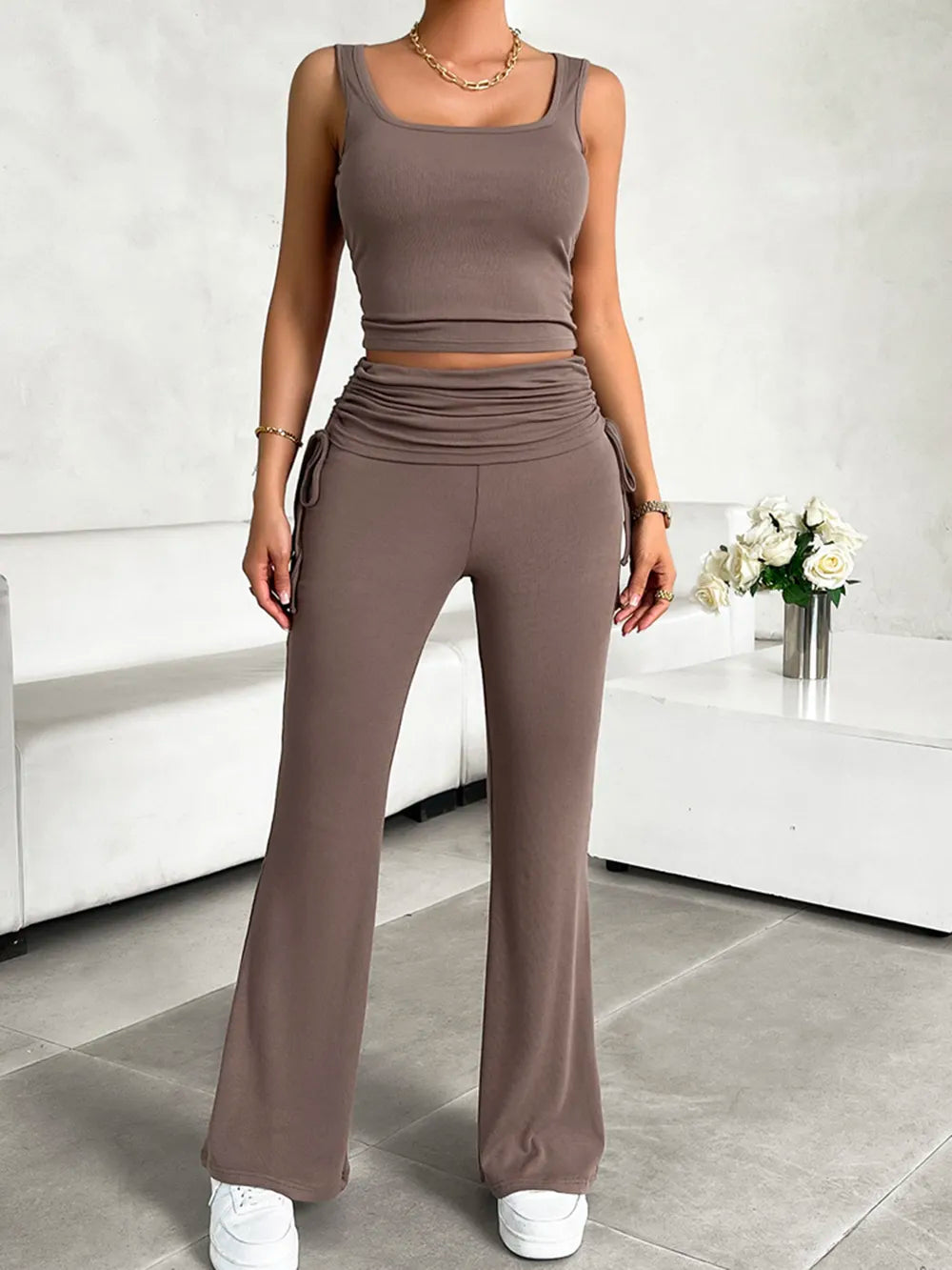 Relaxed fit tank and pants set fashion look