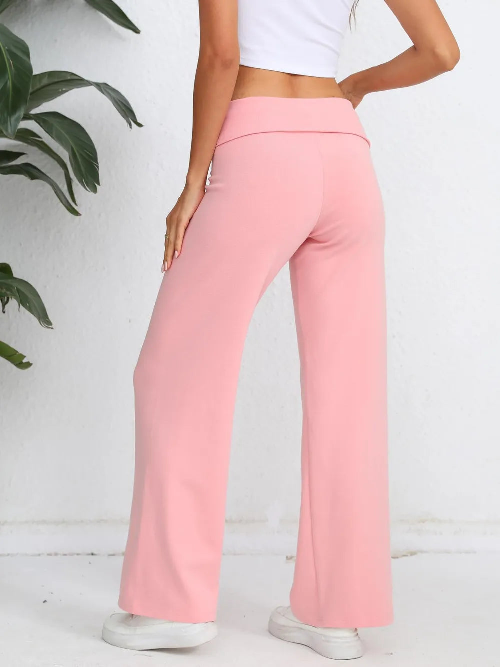 Elastic waist wide leg pants back silhouette