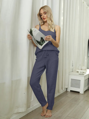 Minimal style fuzzy lounge set front look