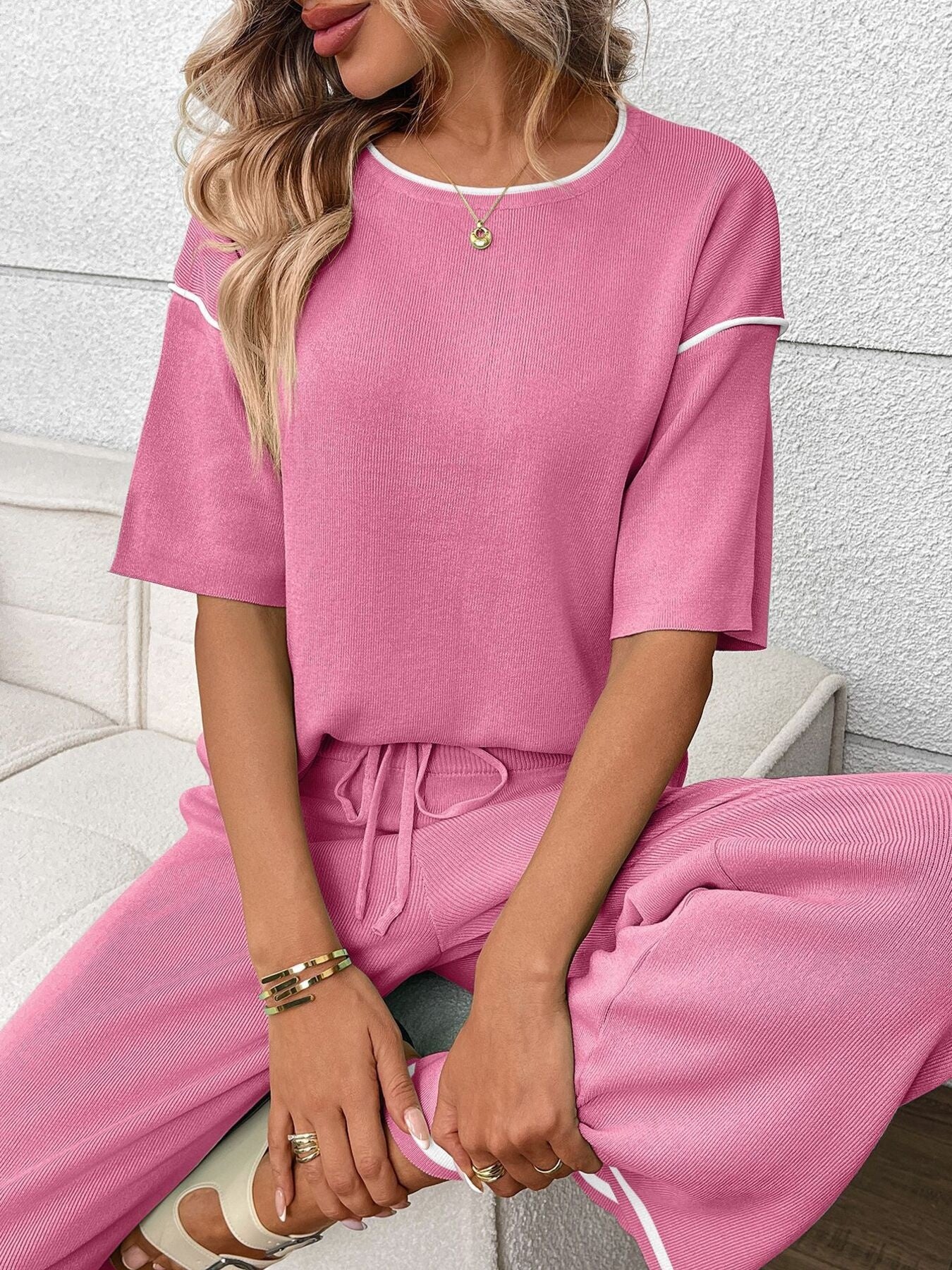 Chic front look of comfortable women two-piece set