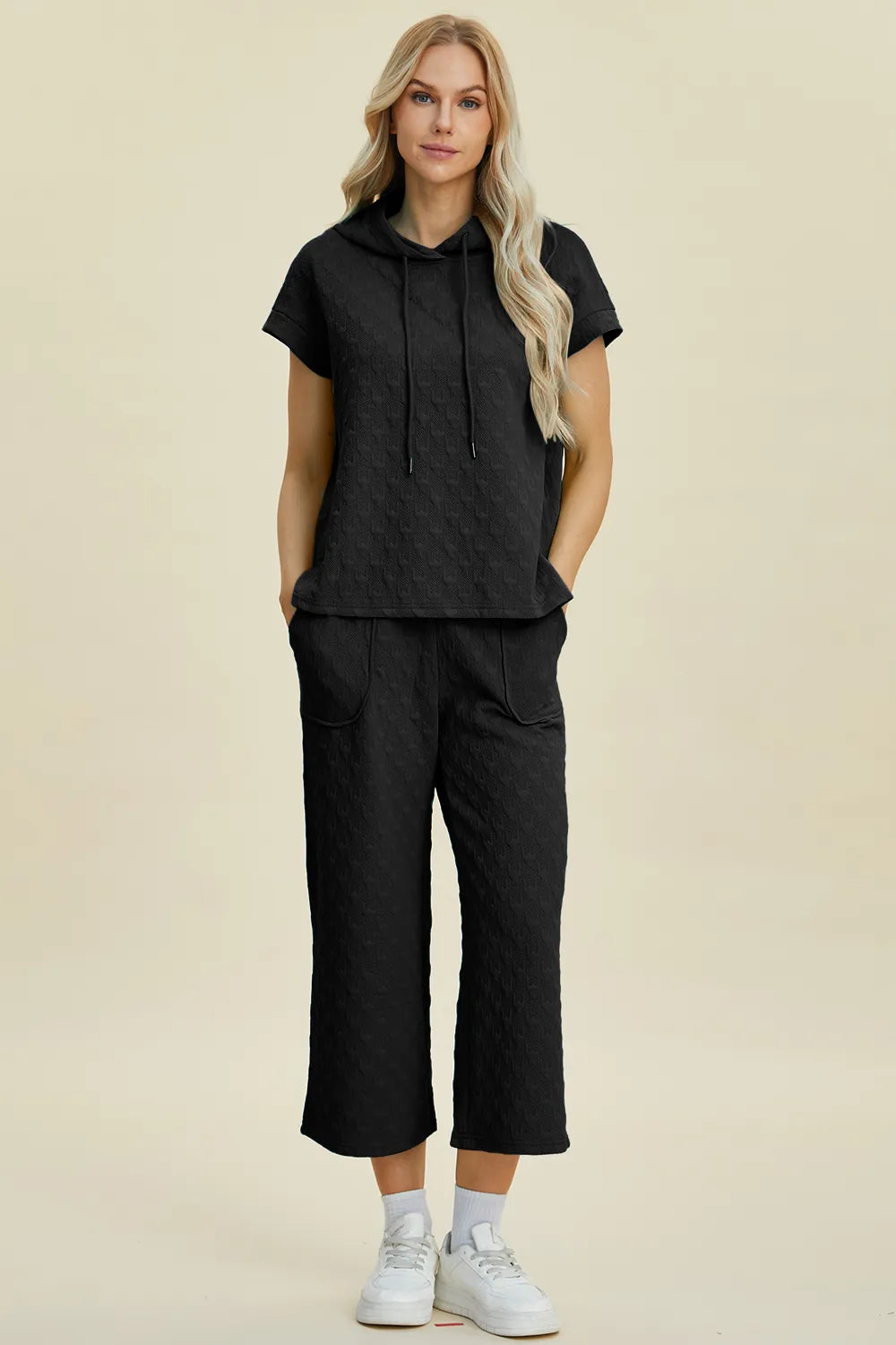 Effortless look combining style and comfort
