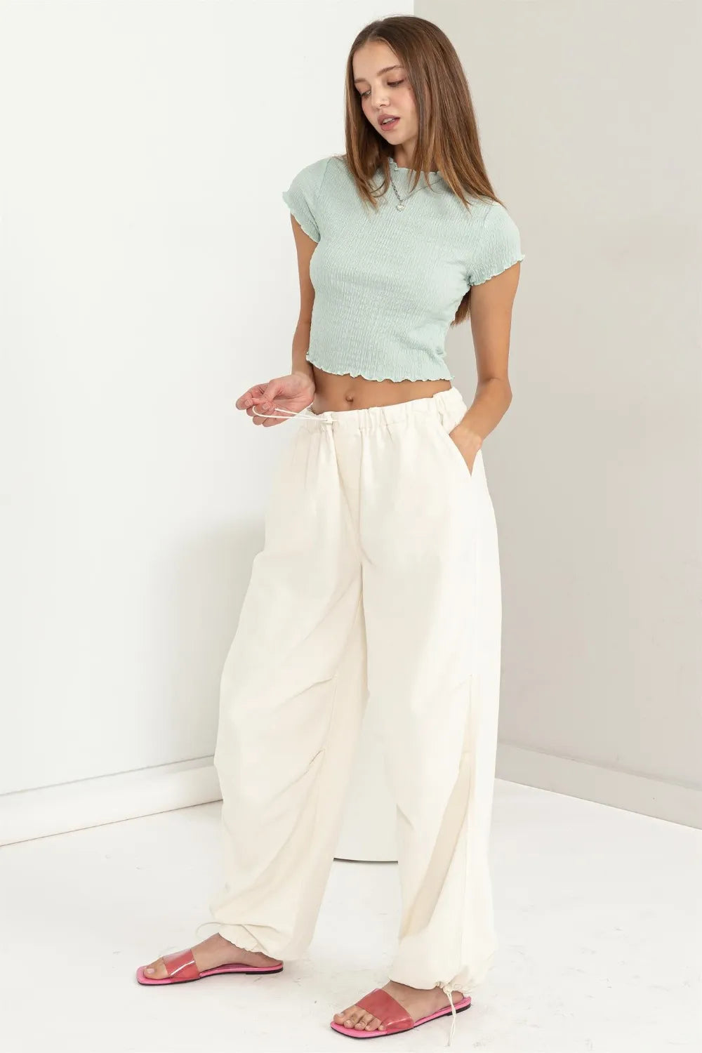 Trendy lettuce hem crop top front look
