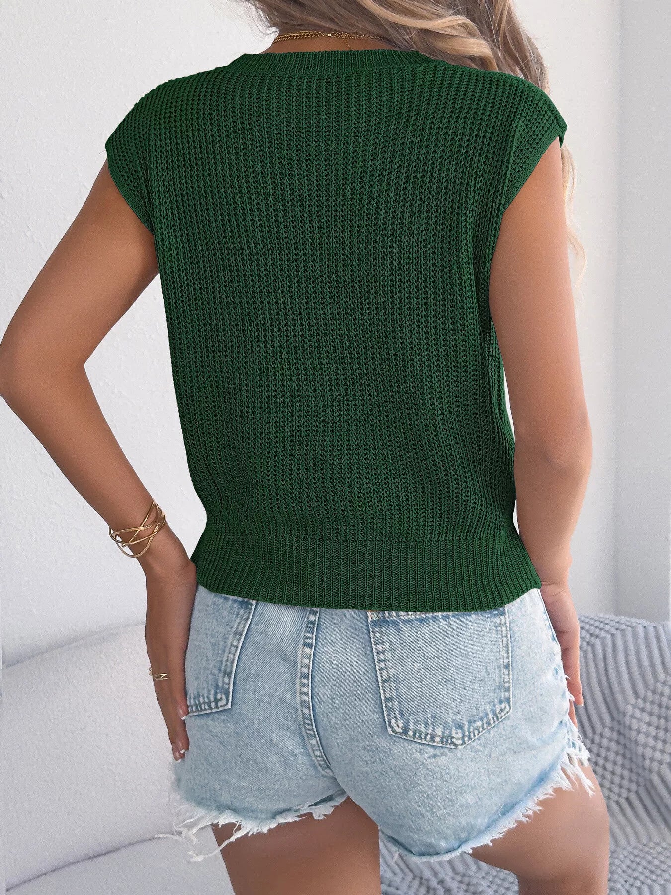 back side of cable knit cap sleeve sweater women