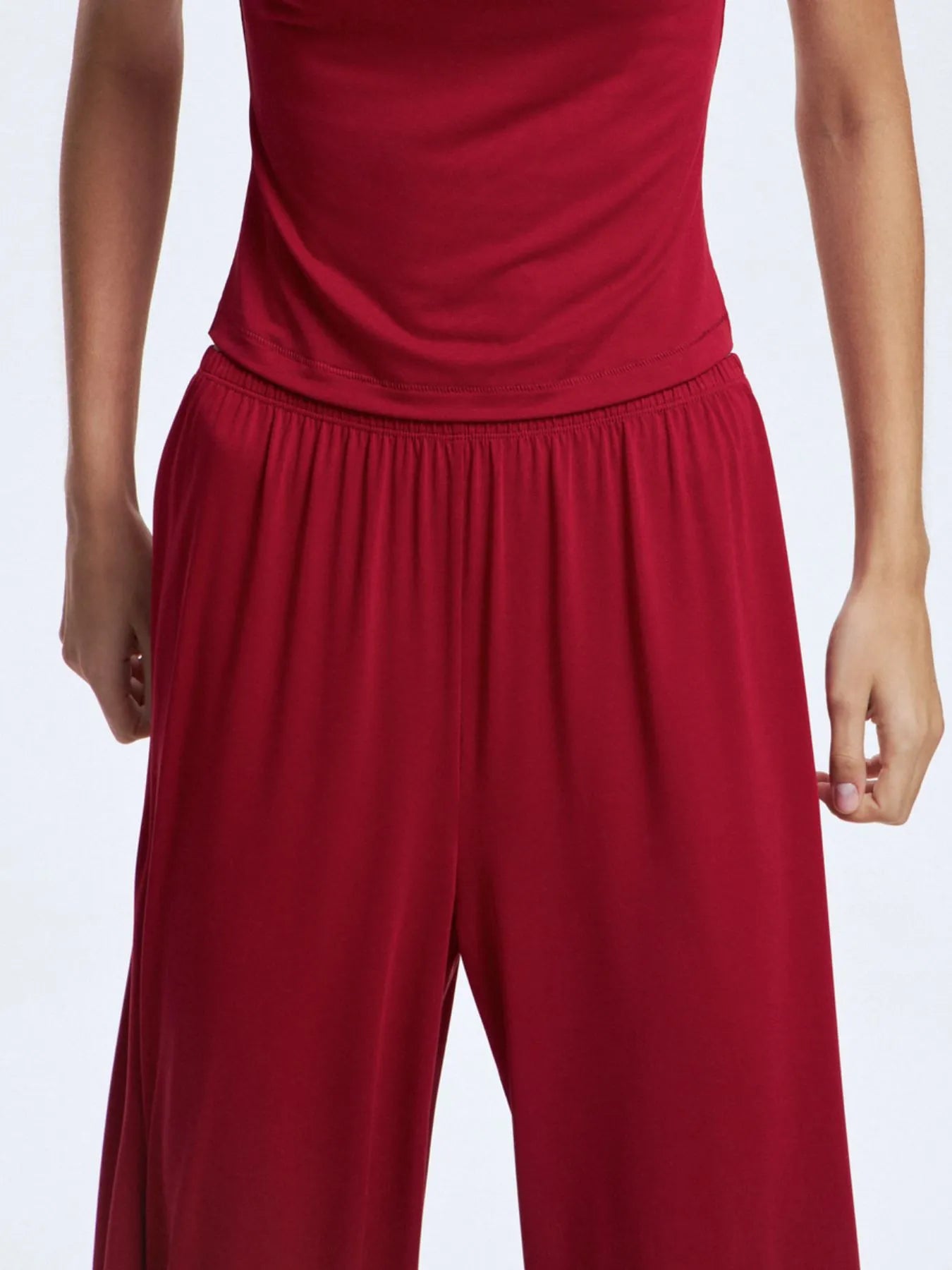 Model wearing set, front view