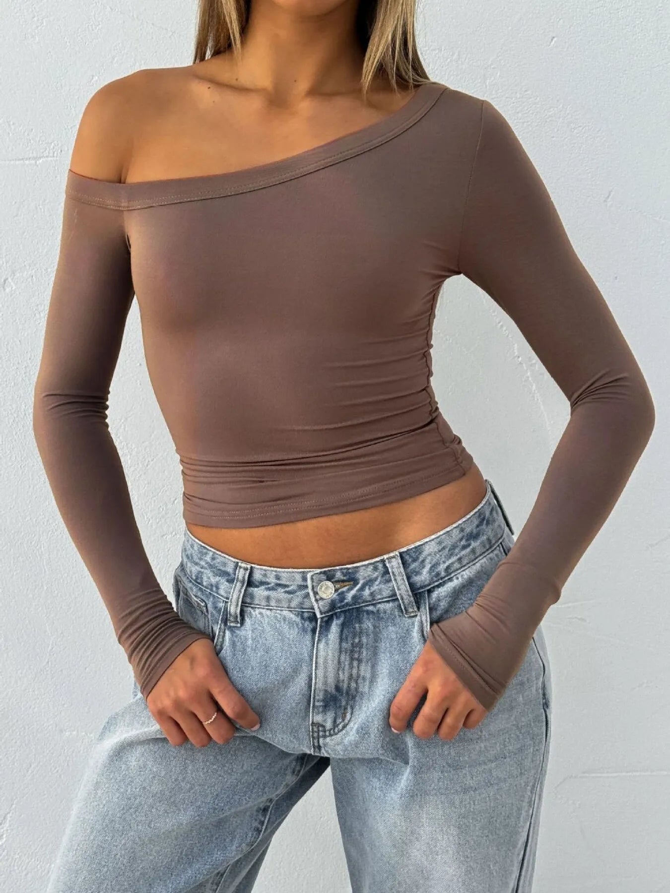 Women one shoulder long sleeve crop top front