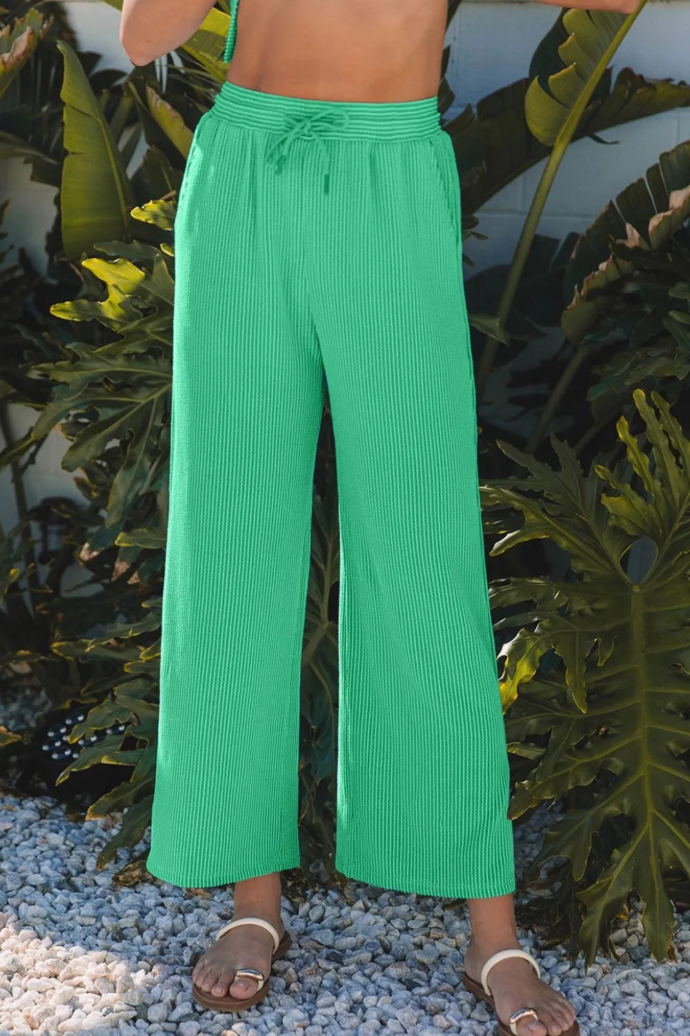 Front wearing style of ribbed knit round neck top and pants set