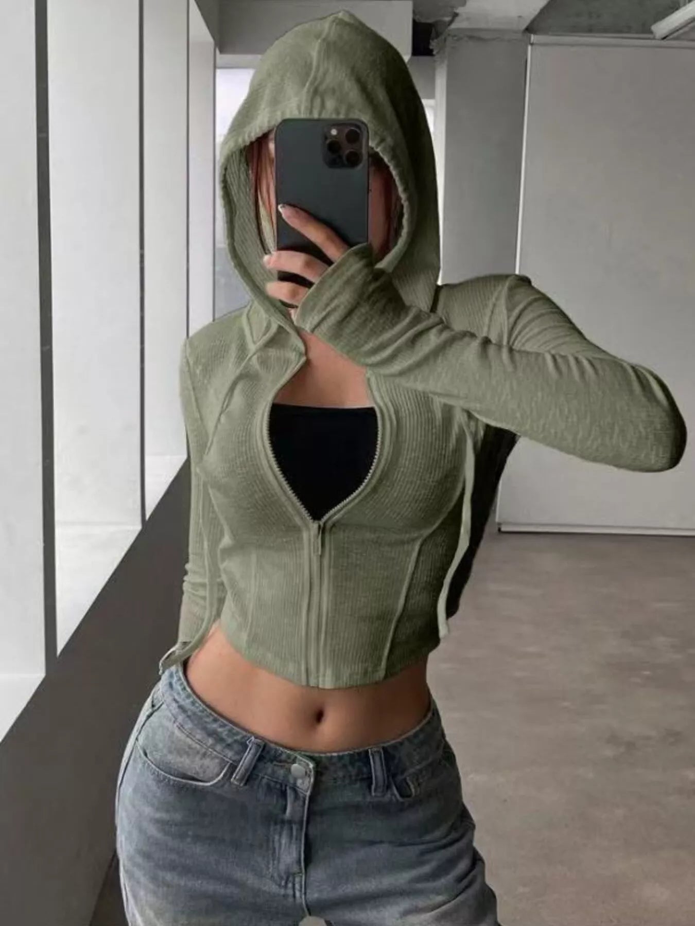 Front style of ribbed knit cropped outerwear
