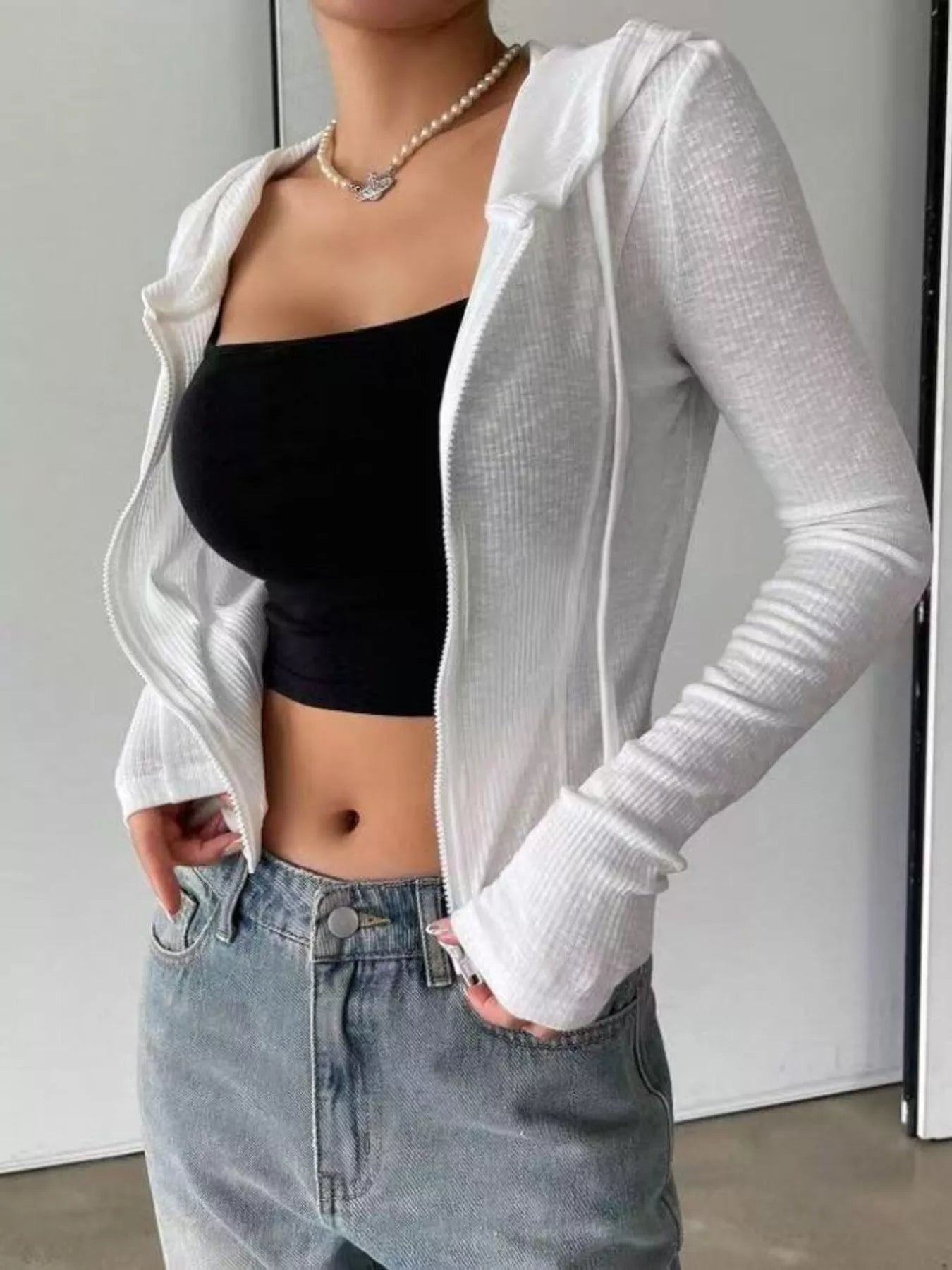 Casual look with ribbed knit cropped zip-up jacket