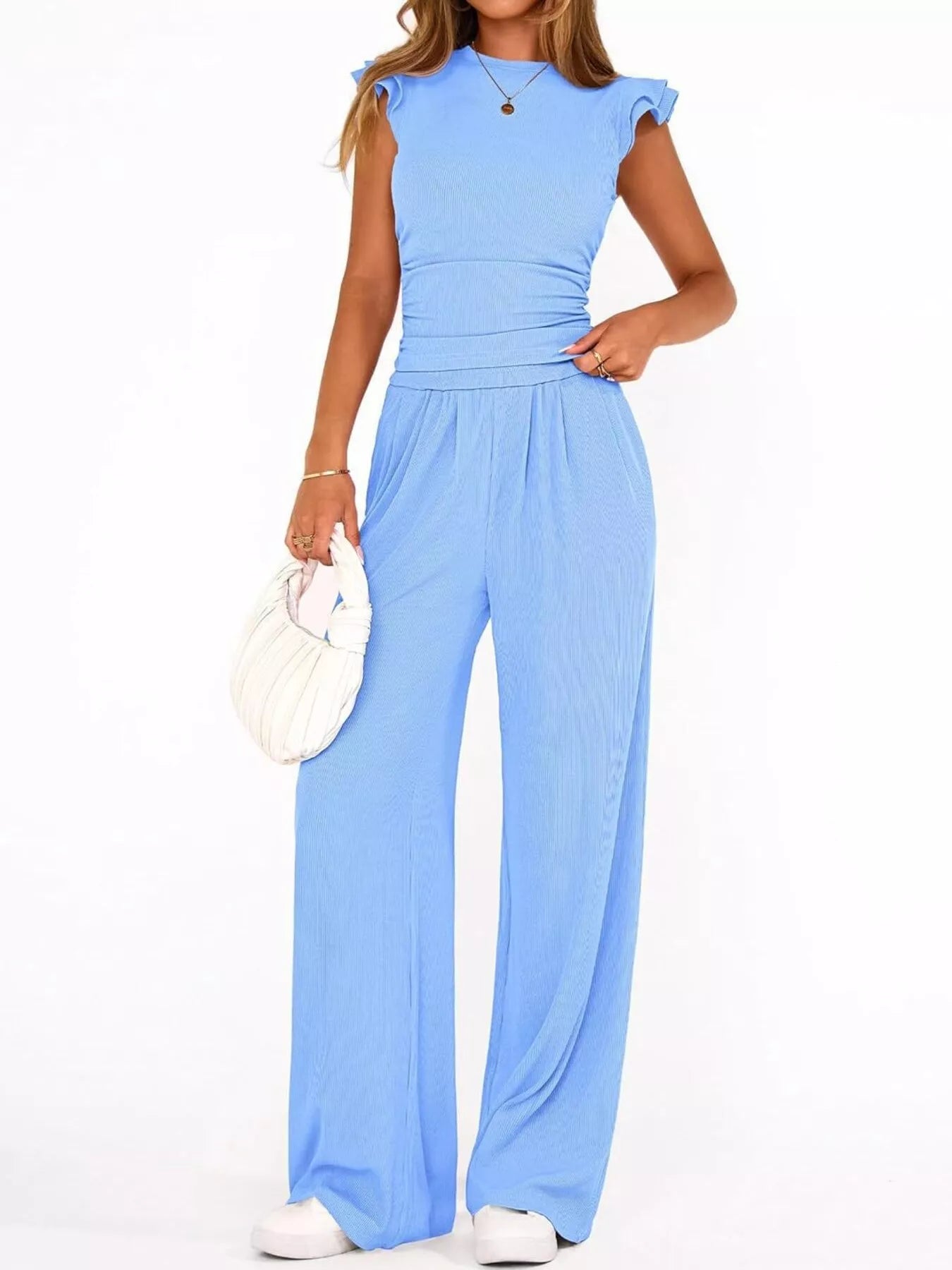 Elegant ruffle neck set front