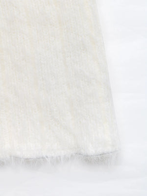 Long sleeve scoop neck sweater fabric detail