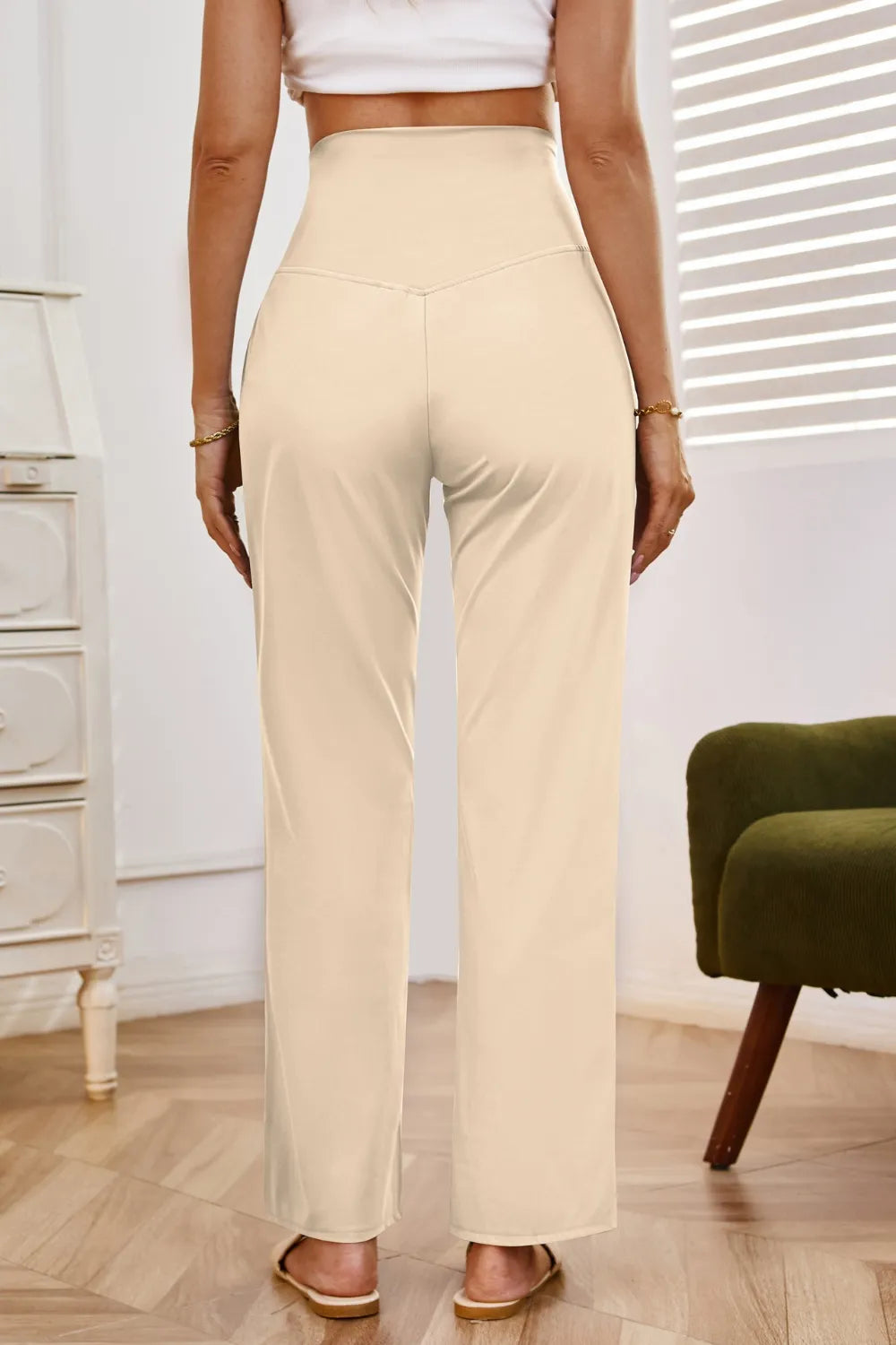 Back view wide leg high waist pants