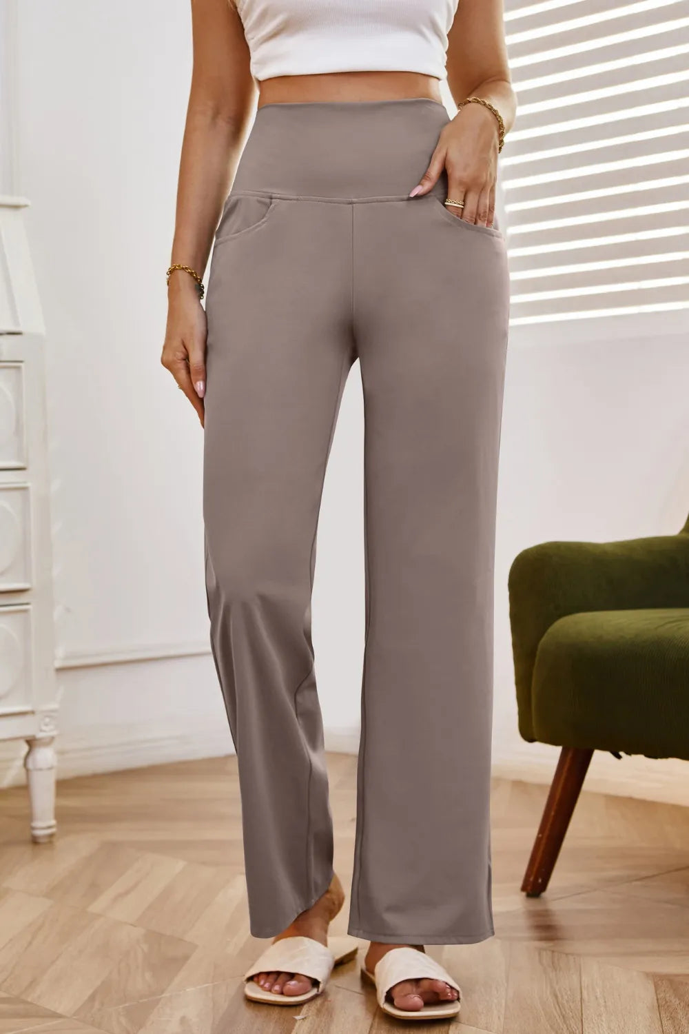 High waist wide leg pants front modern look