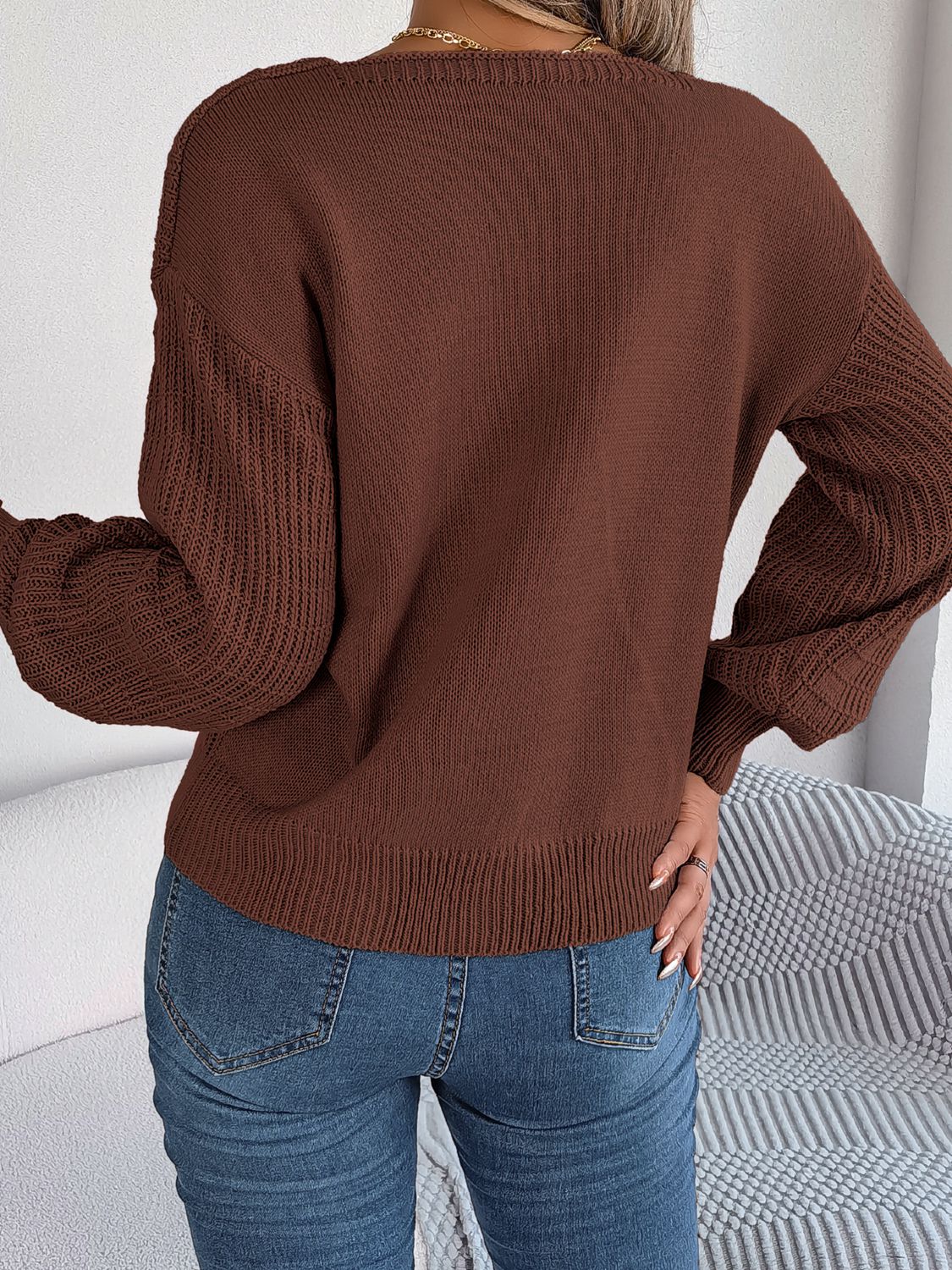 Mixed knit sweater back side long sleeve clean design