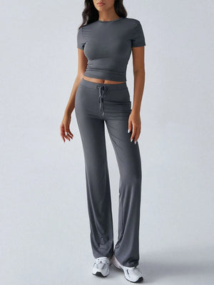 Front balanced look of round neck short sleeve top and pants set