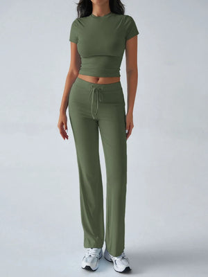 Front trendy view of round neck short sleeve top and pants set