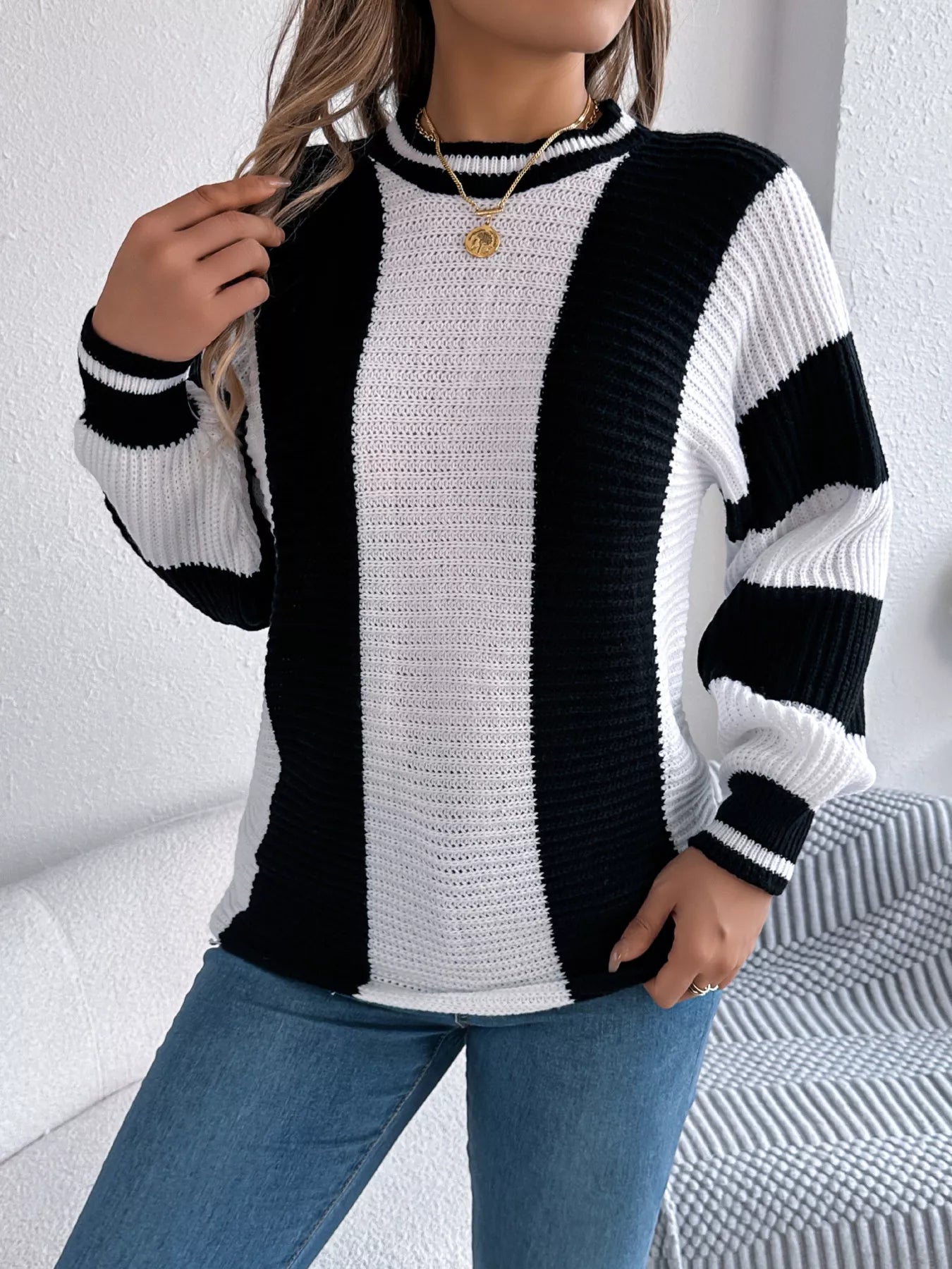 women color block sweater round neck front look