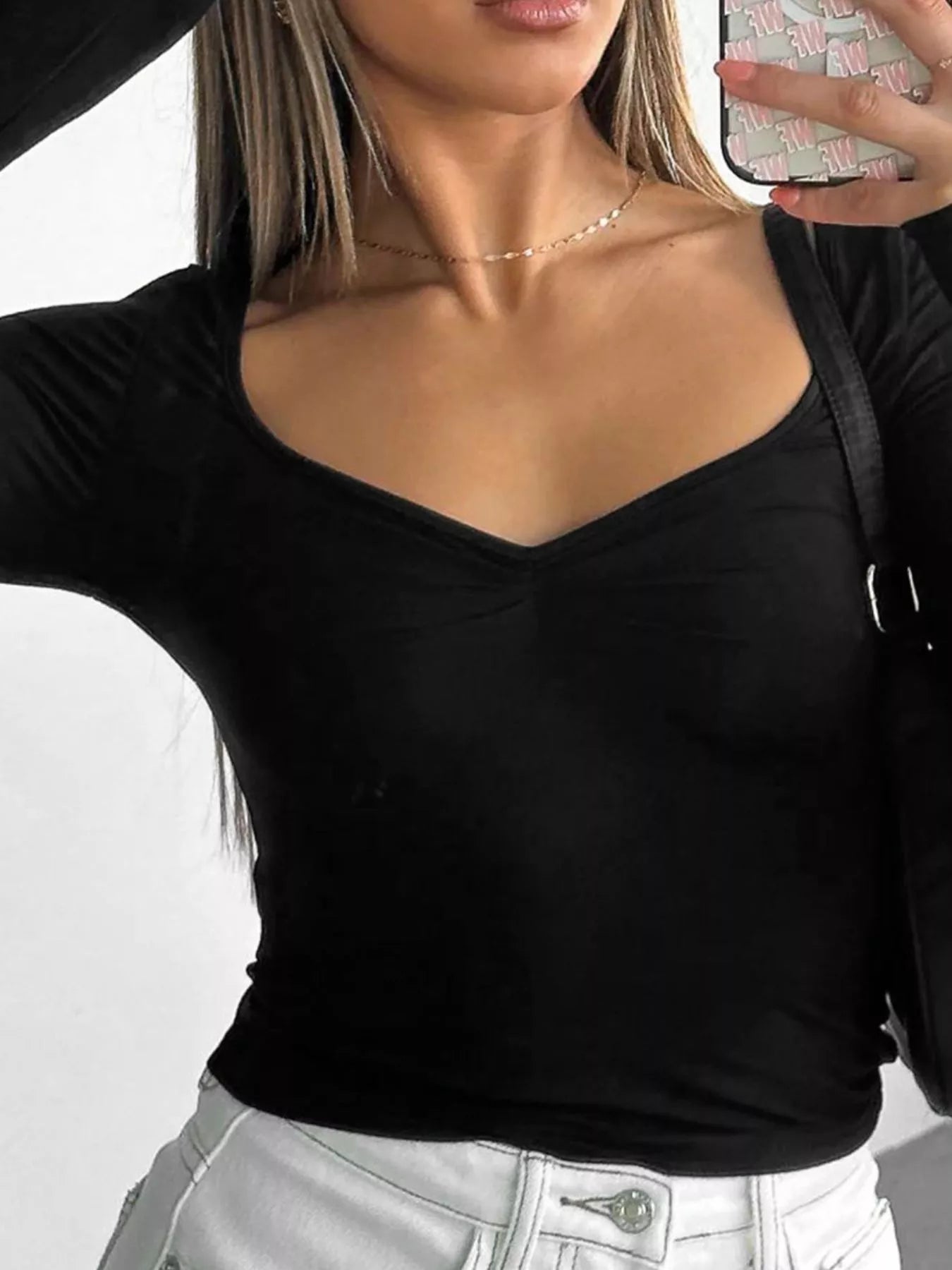 Sweetheart neck long sleeve crop top front
